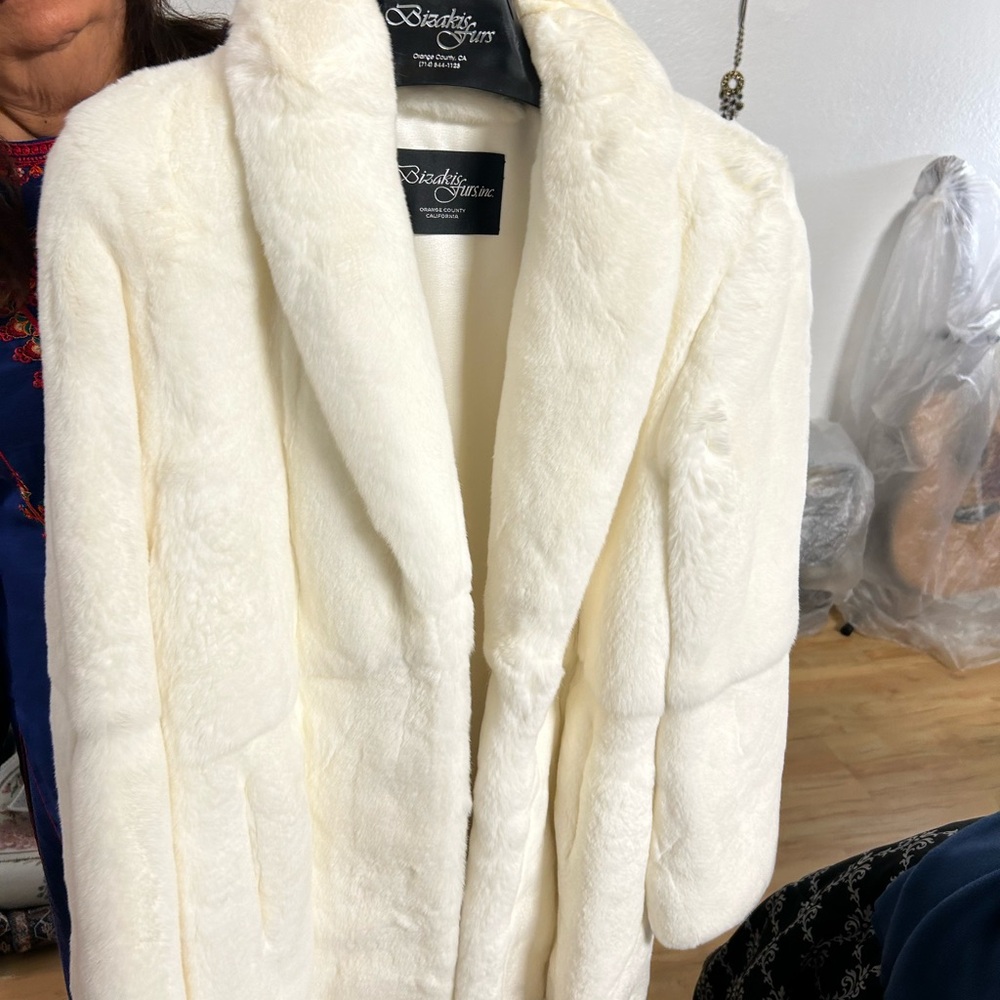 Women's White chinchilla Fur Coat